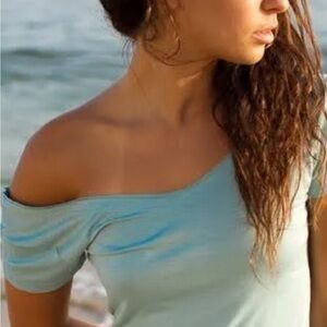 Island Importer Top Medium Pebble Blue Bangkok Jersey Rayon NWT